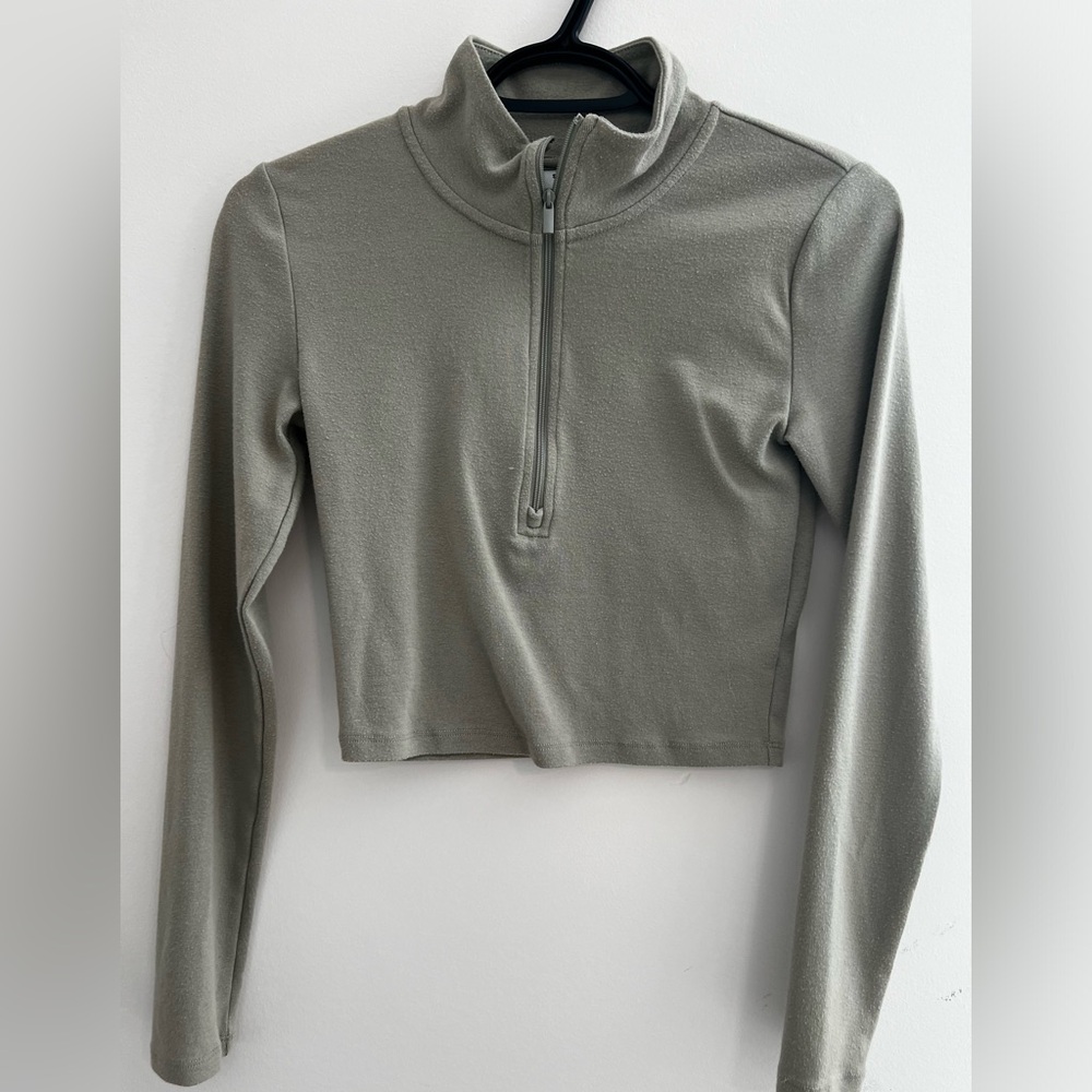 Sunday best long sleeve crop top